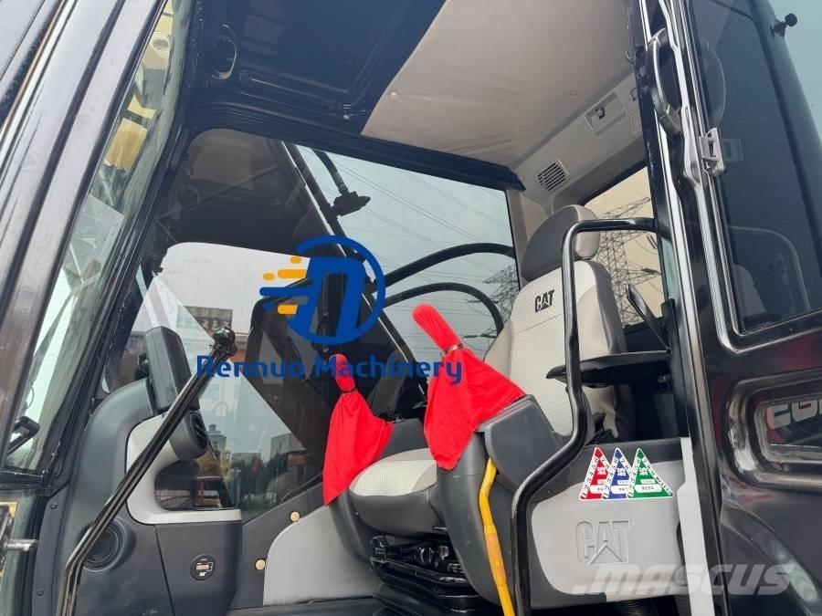 CAT 320D2 Pásová rýpadla