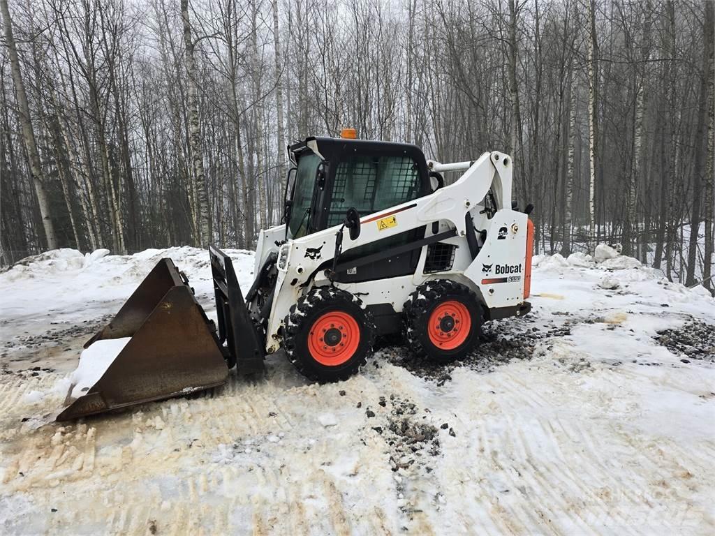Bobcat S590 Smykem řízené nakladače