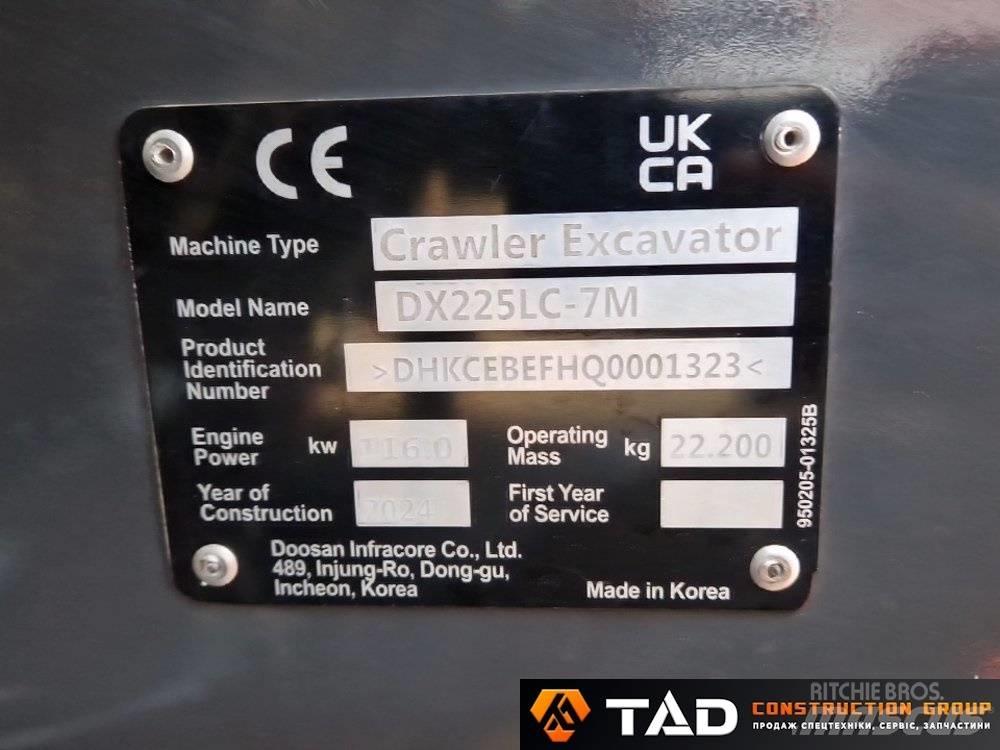 Develon DX 225 LC-7M Pásová rýpadla