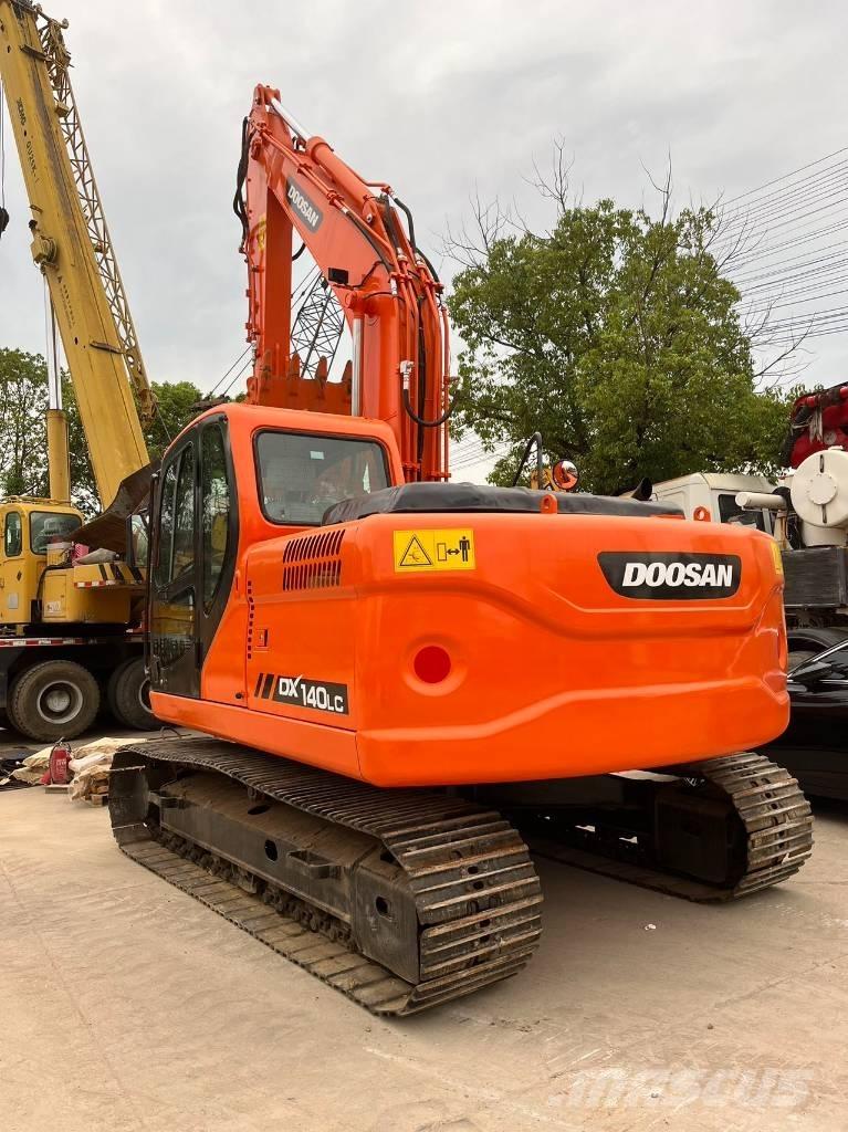 Doosan DX 140 LC Pásová rýpadla