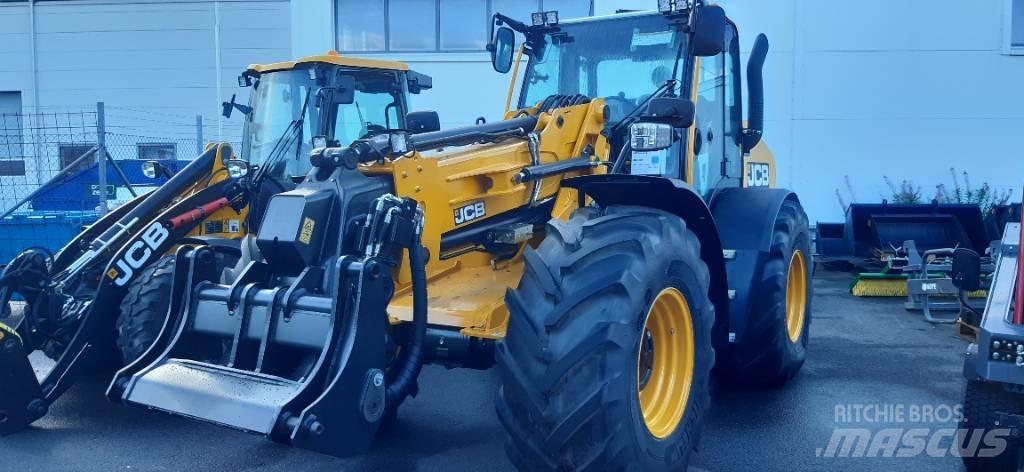 JCB TM 420 Teleskopické manipulátory