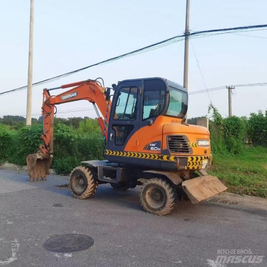 Doosan DX60W Kolová rýpadla