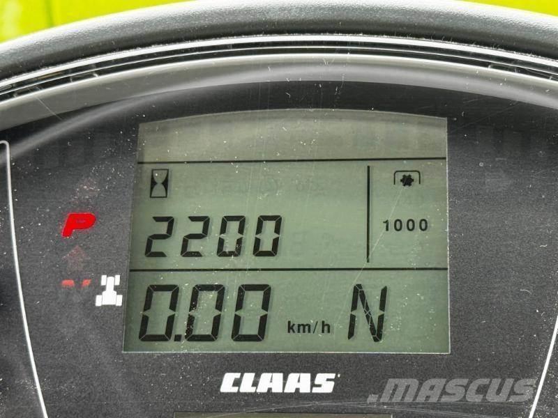 CLAAS AXION 870 Traktory