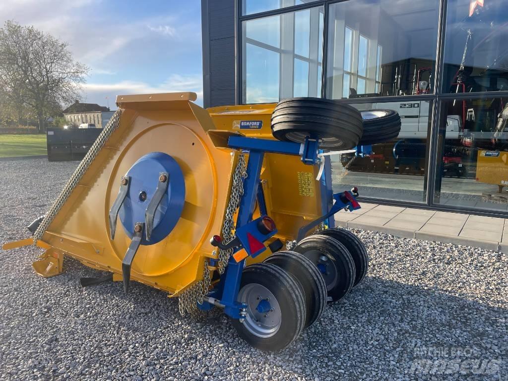 Bomford TriWing 4600 Žací stroje