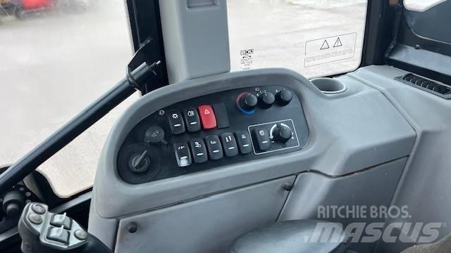 JCB TM 320 S Teleskopické manipulátory