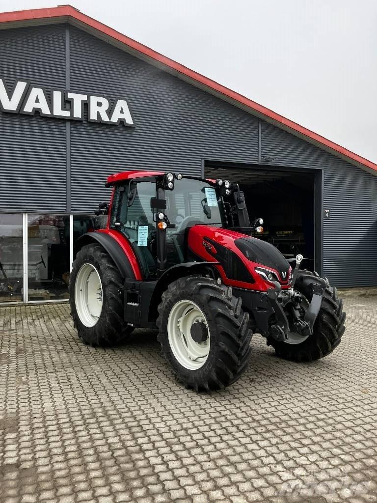 Valtra G135 Active Traktory
