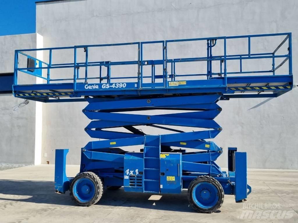 Genie GS 4390 - R284 Nůžková zvedací plošina