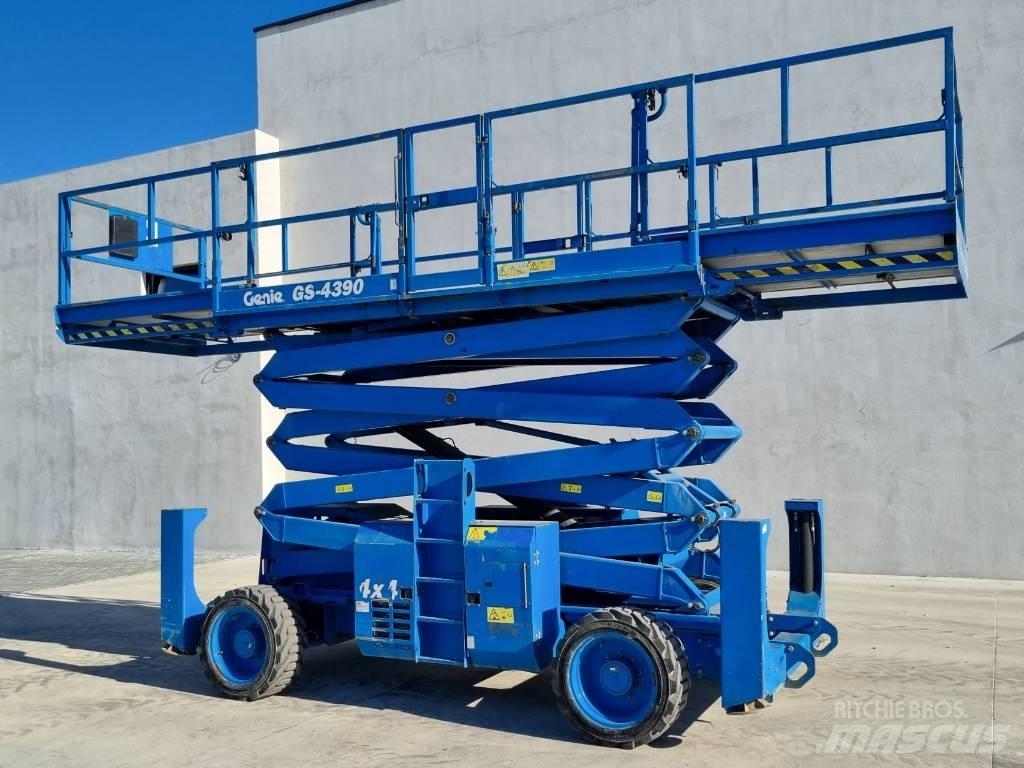 Genie GS 4390 - R284 Nůžková zvedací plošina