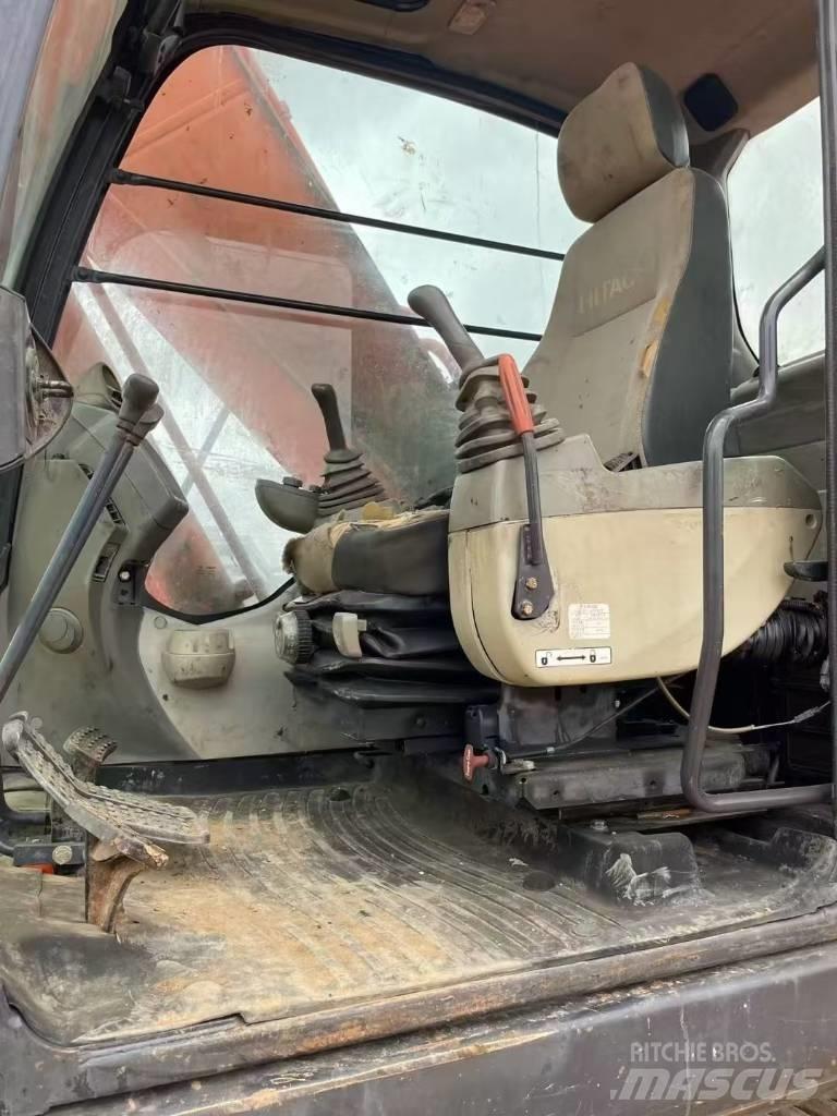 Hitachi ZX 200 Obojživelná rypadla