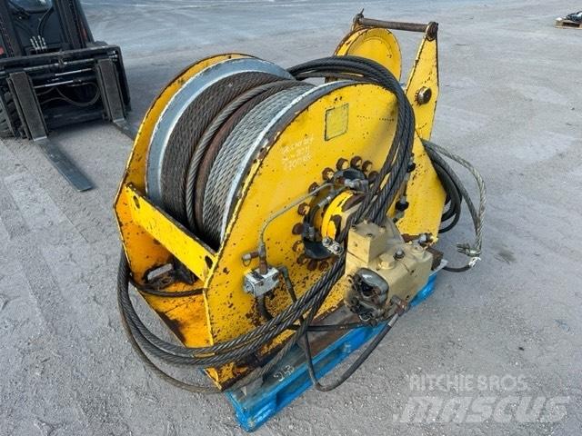 Bauer used winch Příslušenství a náhradní díly k vrtným zařízením