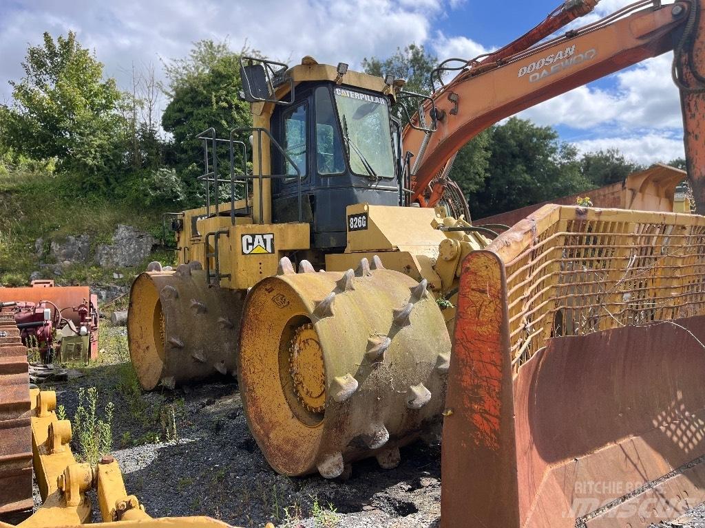 CAT 826 G Skládkové kompaktory
