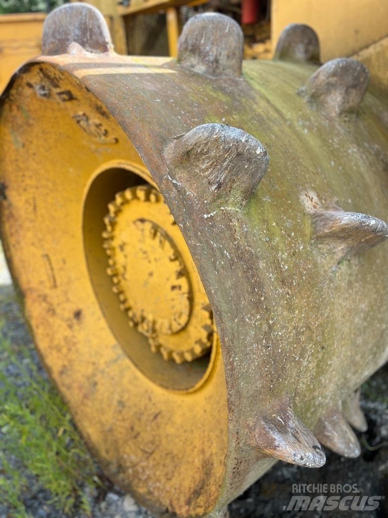 CAT 826 G Skládkové kompaktory