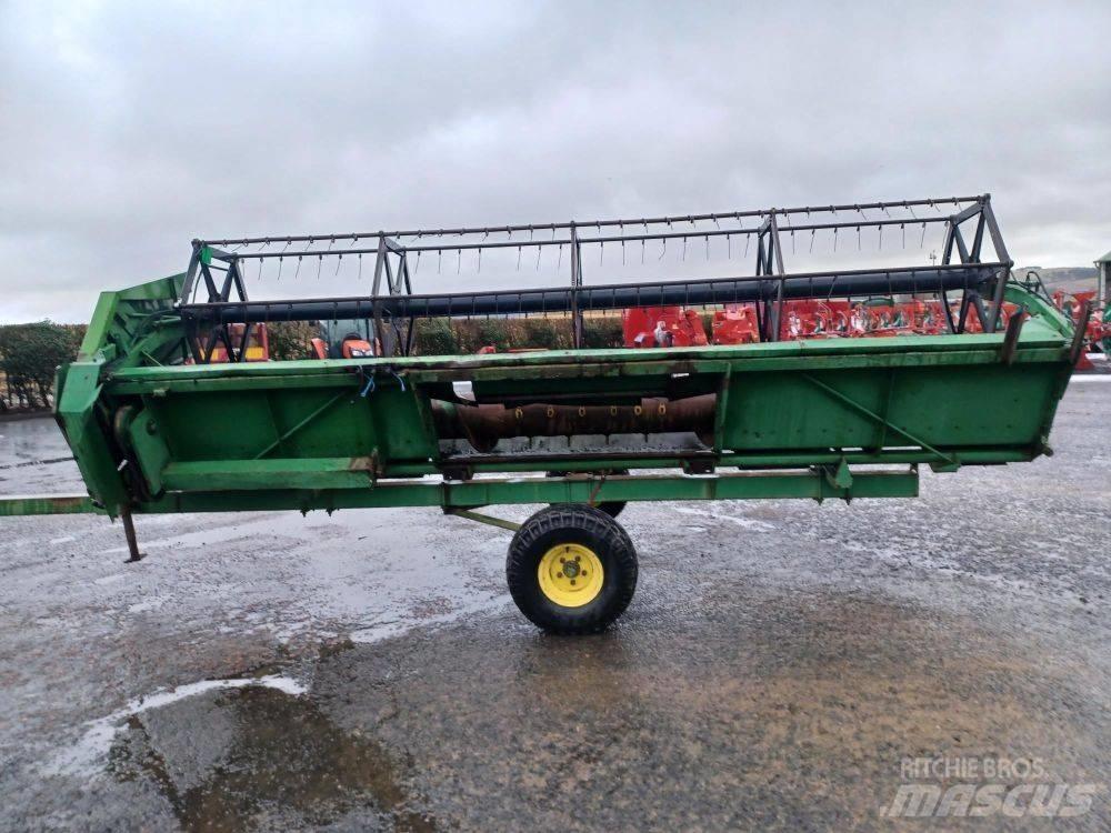 John Deere 1000 Kultivátory