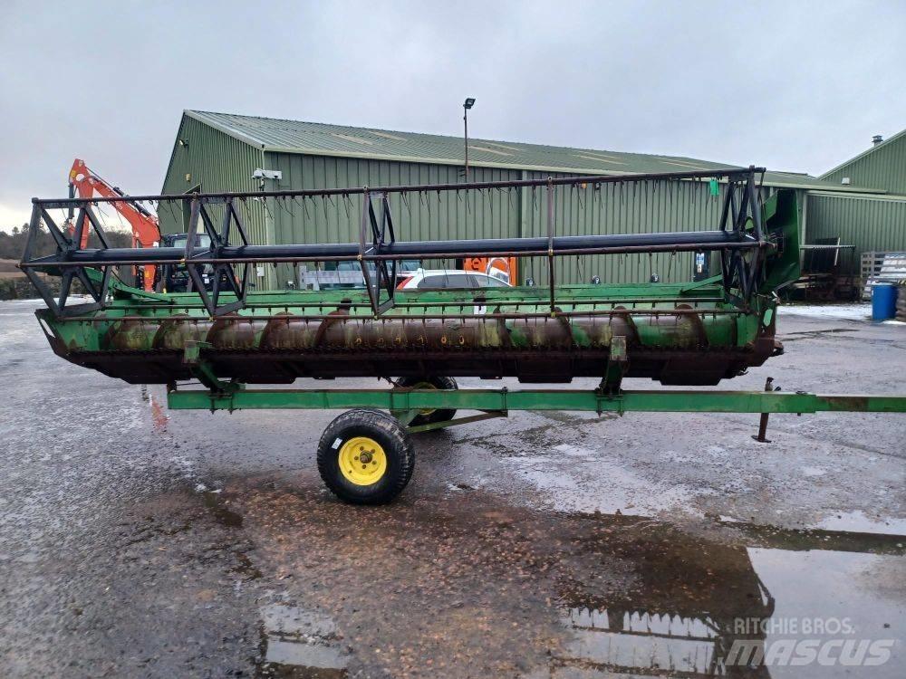 John Deere 1000 Kultivátory