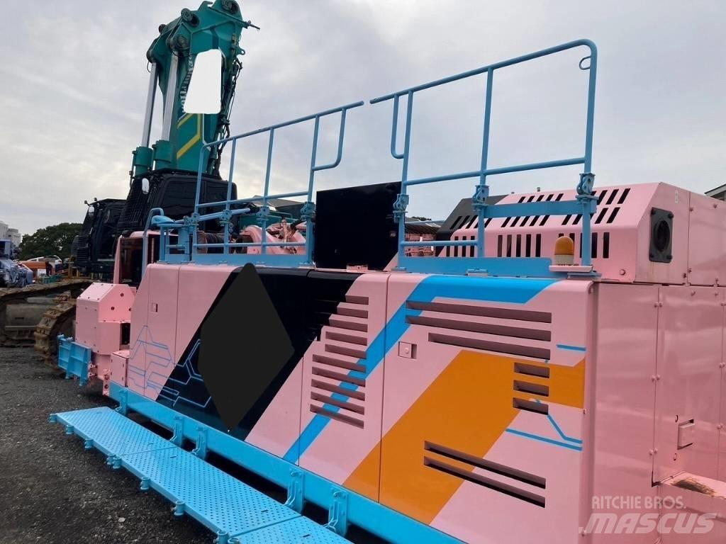 Kobelco SK2200D Univerzální terénní jeřáby