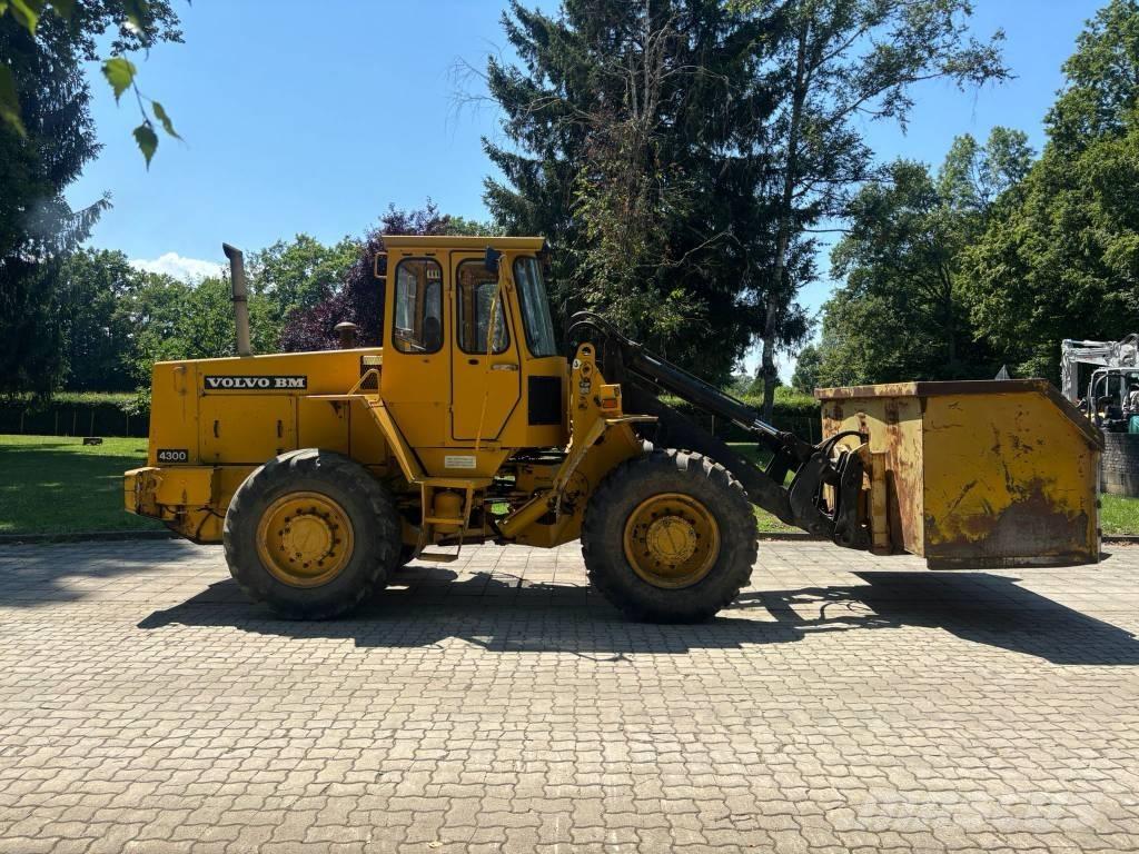 Volvo BM 4300 Kolové nakladače