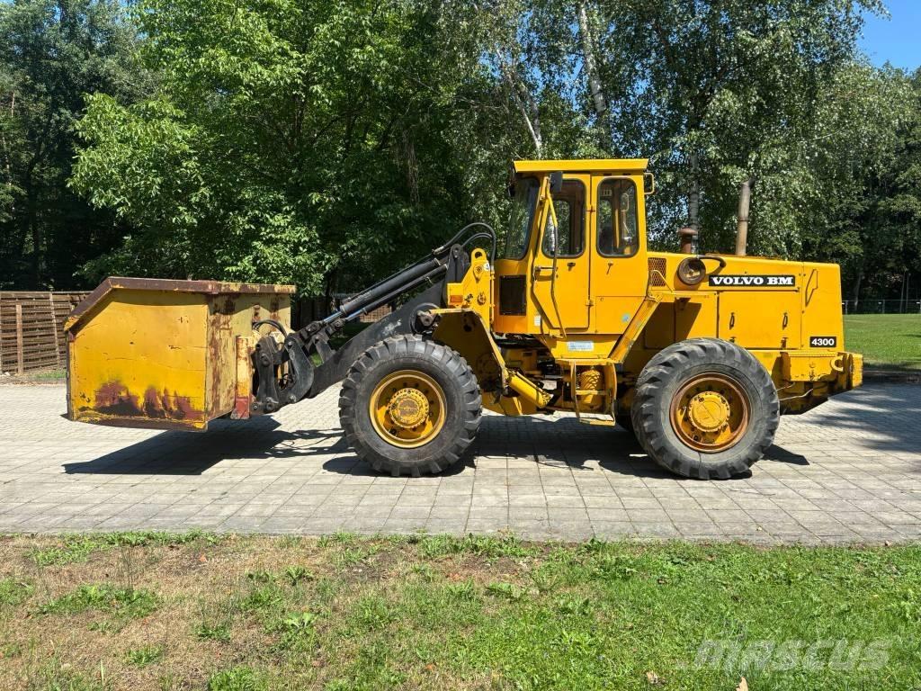 Volvo BM 4300 Kolové nakladače