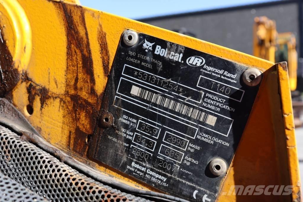 Bobcat T 140 Smykem řízené nakladače
