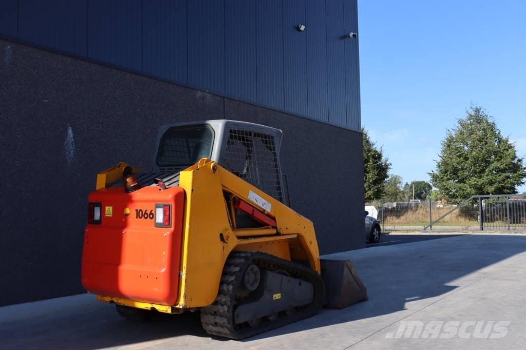 Bobcat T 140 Smykem řízené nakladače