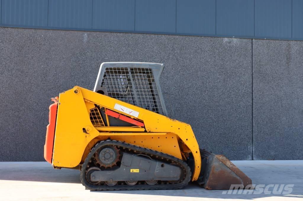 Bobcat T 140 Smykem řízené nakladače