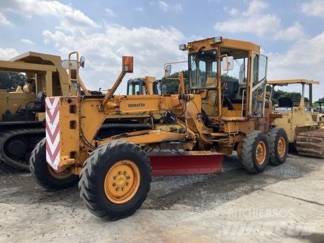 Komatsu GD 405 A-2 Grejdry