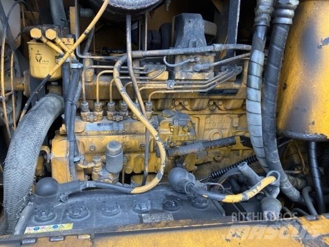 Komatsu GD 405 A-2 Grejdry
