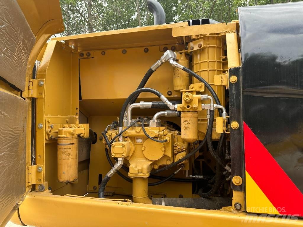 CAT 320D Pásová rýpadla