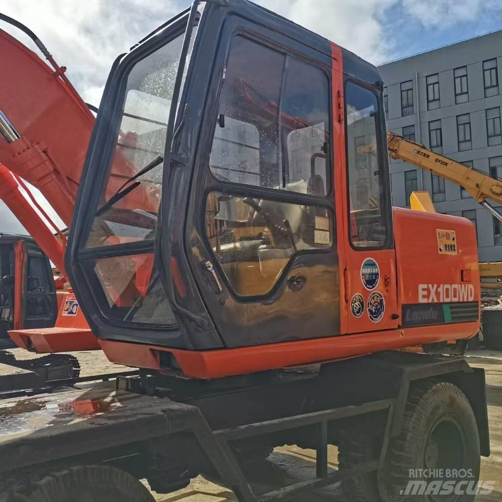 Hitachi EX 100 W D Kolová rýpadla