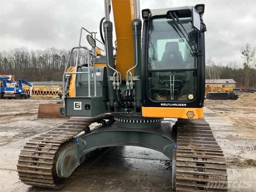 Liebherr R924 Pásová rýpadla