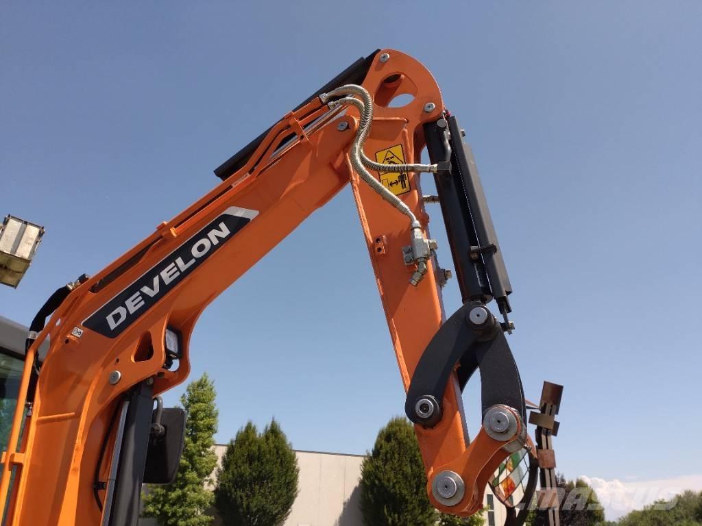 Develon DX 27 Z-7 Mini rýpadla < 7t