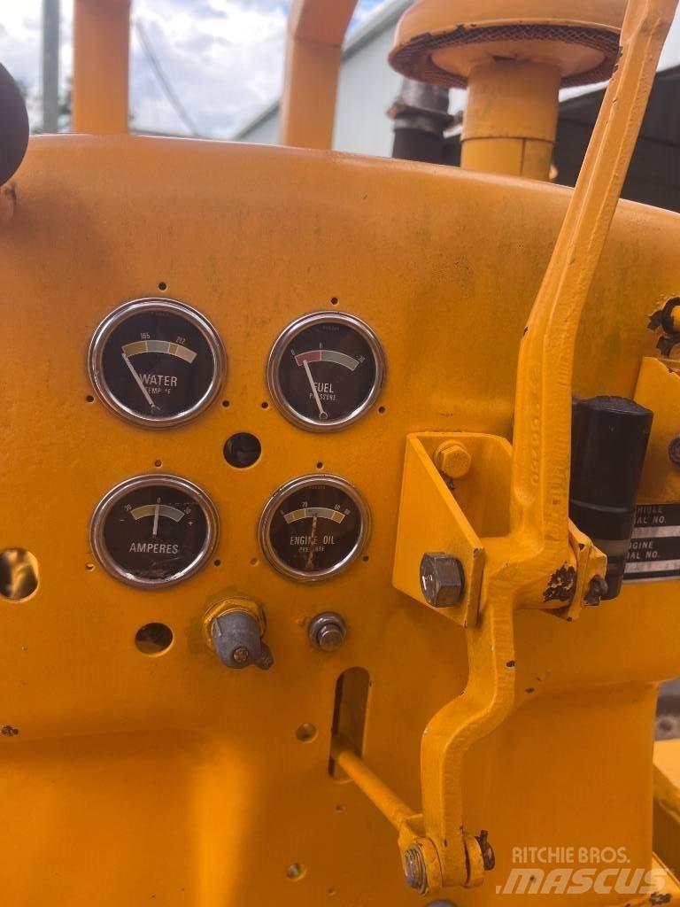 Allis Chalmers HD6B Pásové dozery