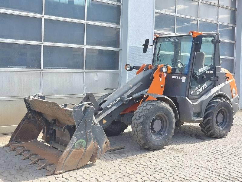 Hitachi ZW 75-6 Smykem řízené nakladače