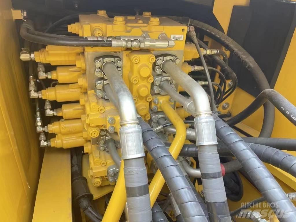 CAT 315 E Midi rýpadla 7t - 12t