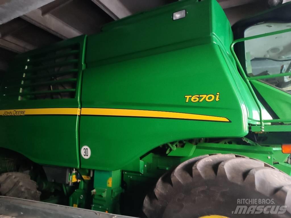 John Deere T 670 i Sklízecí mlátičky