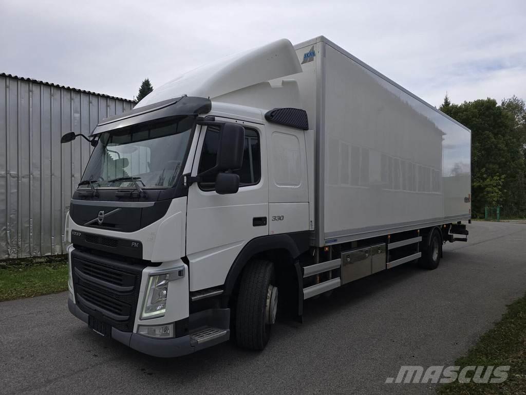 Volvo FM330 4X2 Skříňová nástavba