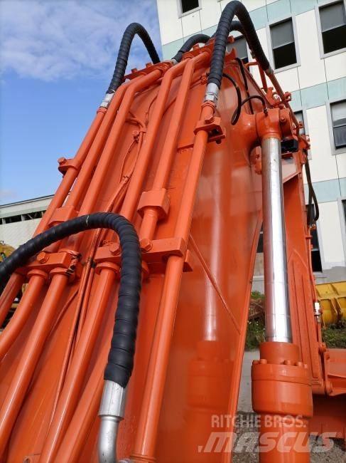 Doosan DX 300 Pásová rýpadla