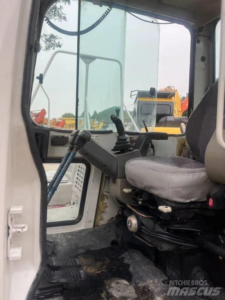 Takeuchi TB180C Pásová rýpadla