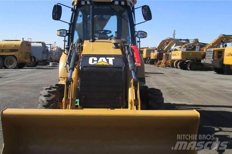 CAT 428F Rýpadlo-nakladače
