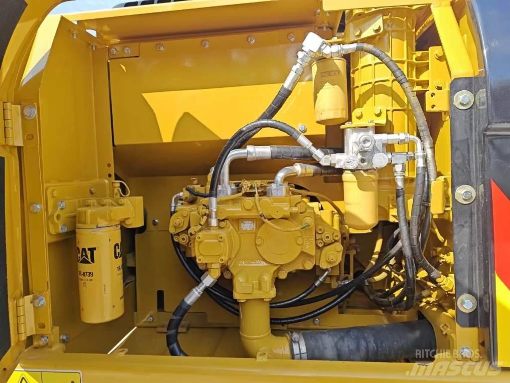 CAT 320 D2 Pásová rýpadla