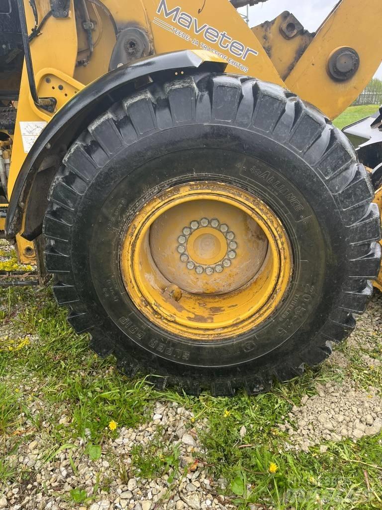 CAT 926M Kolové nakladače