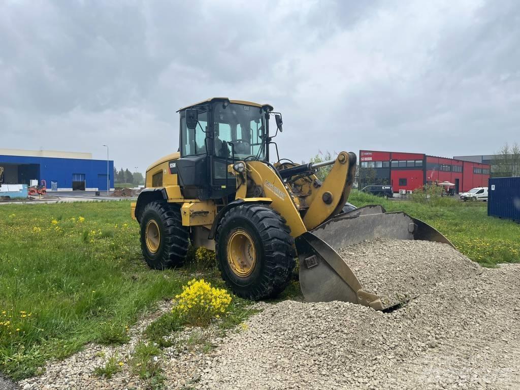CAT 926M Kolové nakladače