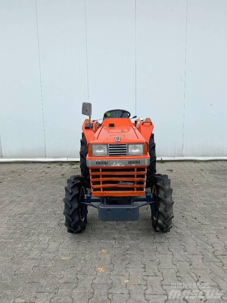 Kubota L1-225 Kompaktní traktory