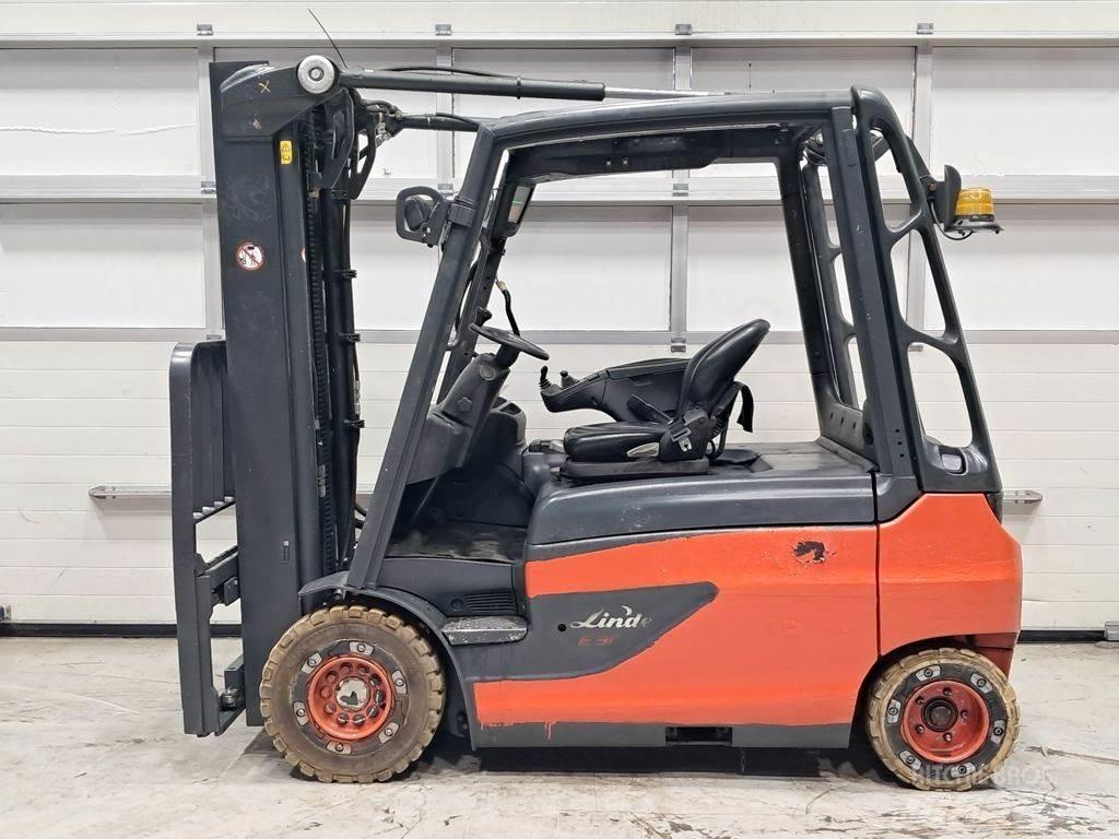 Linde E30L-01 Akumulátorové vozíky