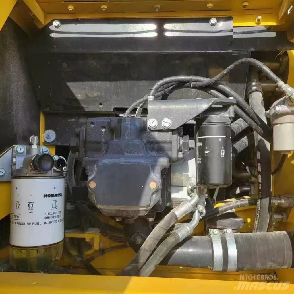 Komatsu 240LC-8 Pásová rýpadla