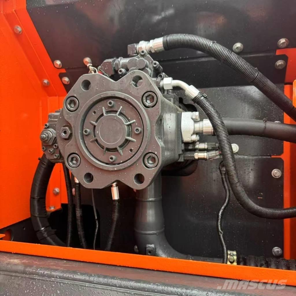 Doosan DX 225 LCA Pásová rýpadla
