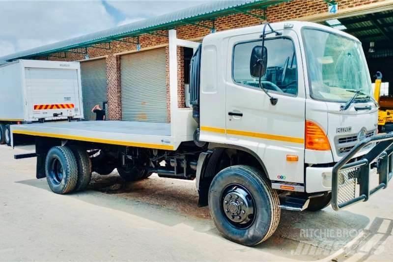 Hino 500 1322 4x4 Další