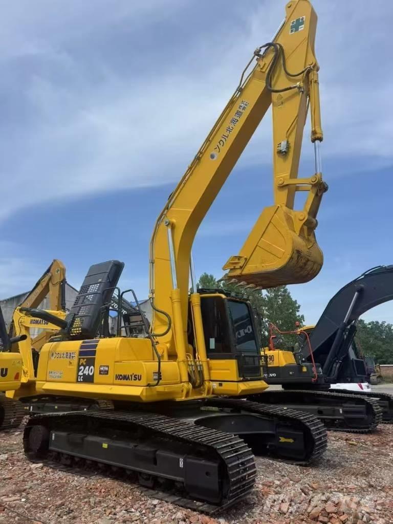 Komatsu 240LC-8 Pásová rýpadla
