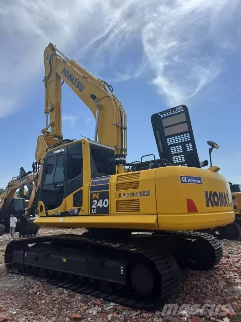 Komatsu 240LC-8 Pásová rýpadla