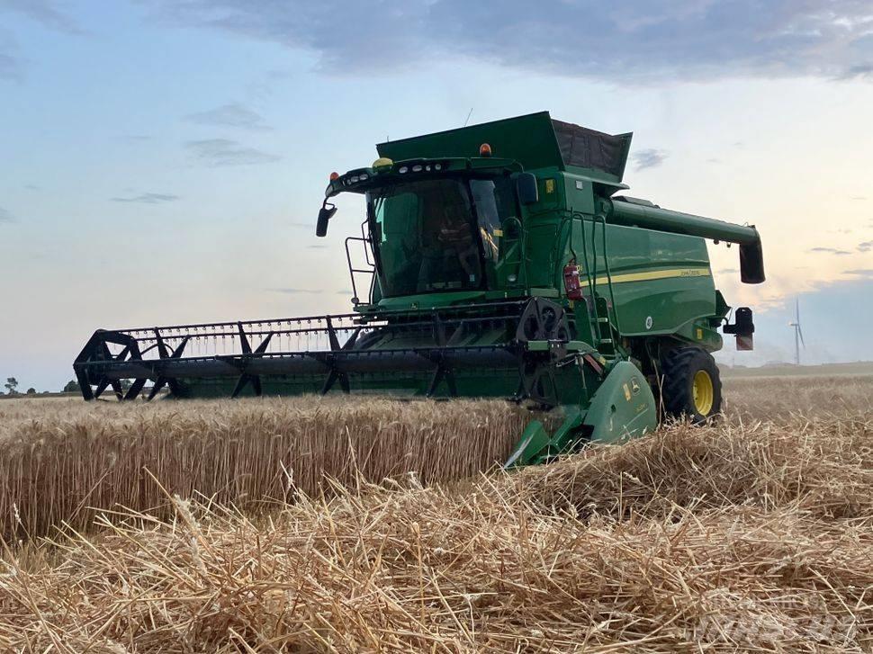 John Deere T 670 i Sklízecí mlátičky