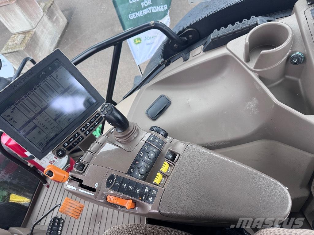 John Deere 6215 R Traktory